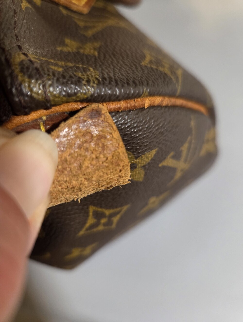 '91 AUTH. LV Malletier - Picture 14 of 14